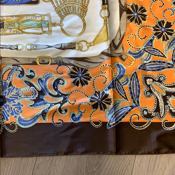 Scarf - Picture 5 of 8